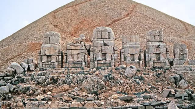 Nemrut Dağı Milli Parkı ve Antiochos Tümülüsü