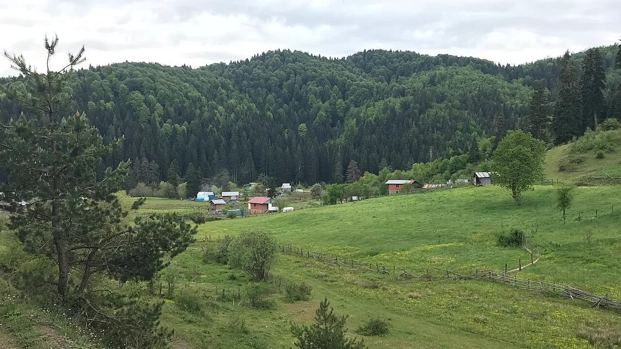 Uluyayla und Uluyayla-Höhle