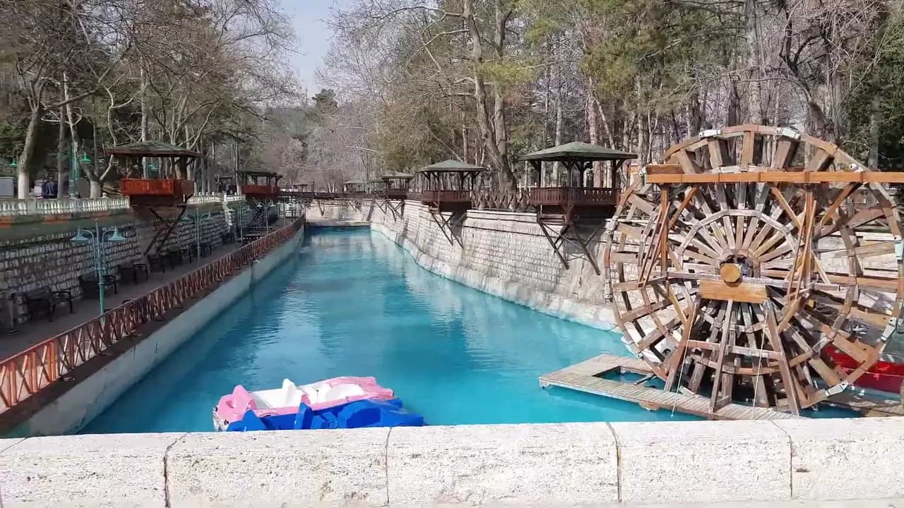 Сады Мерама и мост Мерам