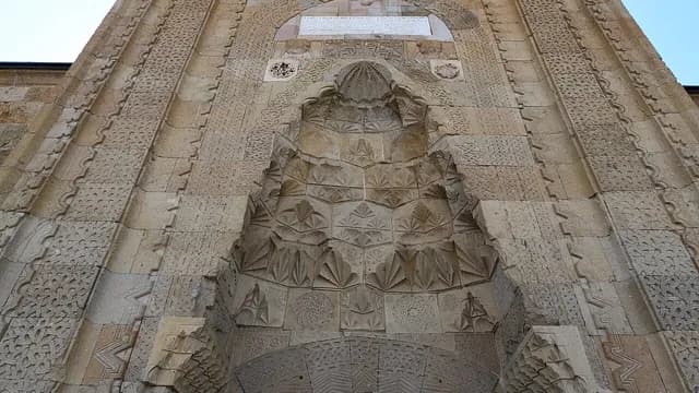 Niğde Alaaddin Camii