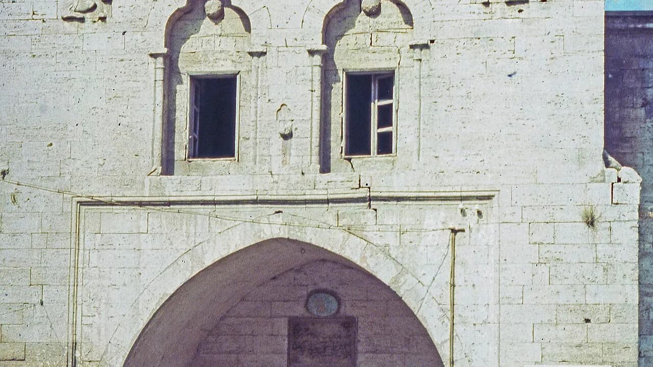 Behram Paşa Hanı