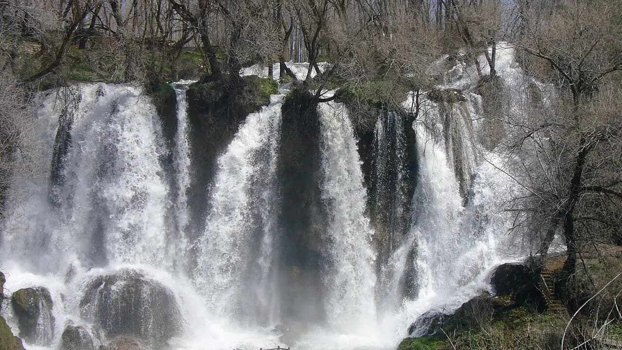 Sızır Şelalesi